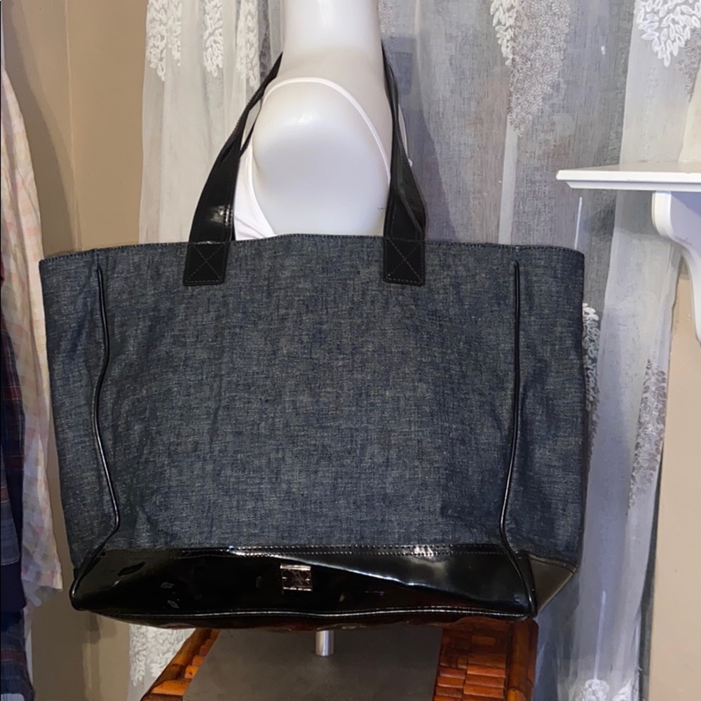 Liz Claiborne denim and patent leather tote bag